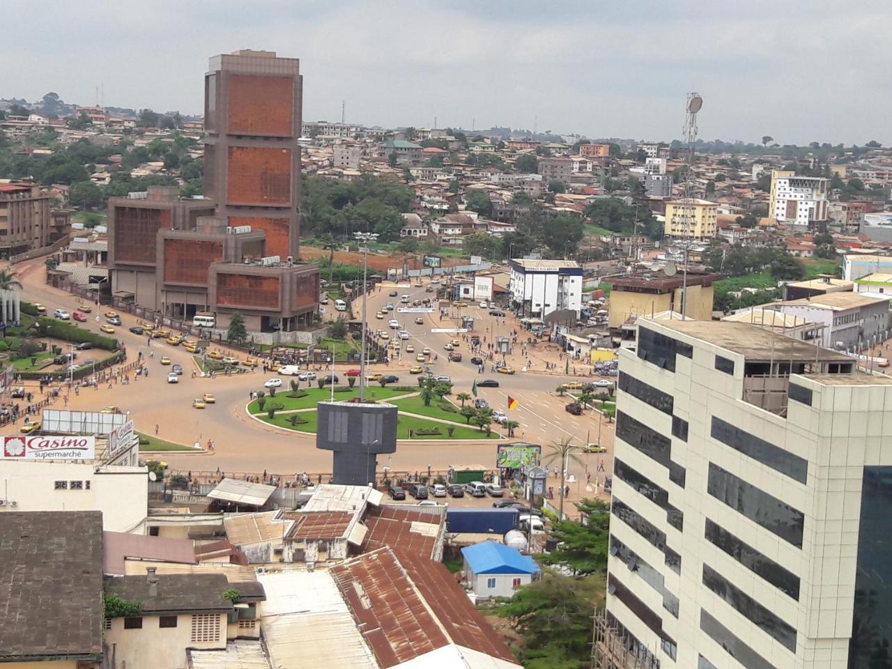 Djeug'Appart Hotel Yaoundé Exterior foto